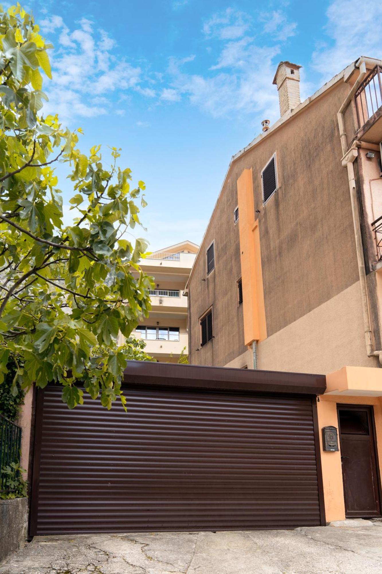 Apartment Busola Kotor Exterior photo